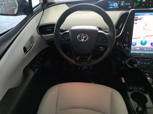 Used 2020 Toyota Prius Prime LE image 14