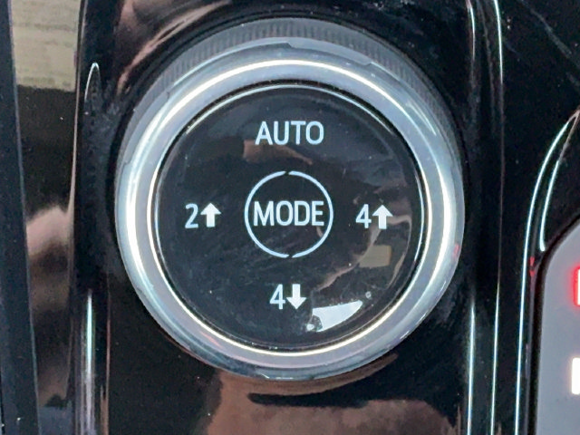 Used 2025 Chevrolet Colorado Trail Boss AWD/4WD image 21