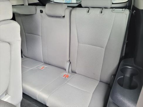 Certified 2022 Toyota Highlander LE image 11