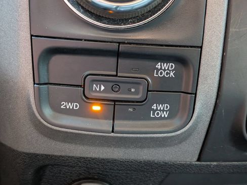 Used 2020 RAM 1500 Tradesman AWD/4WD image 19