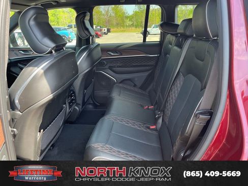 Used 2025 Jeep Grand Cherokee Summit image 7