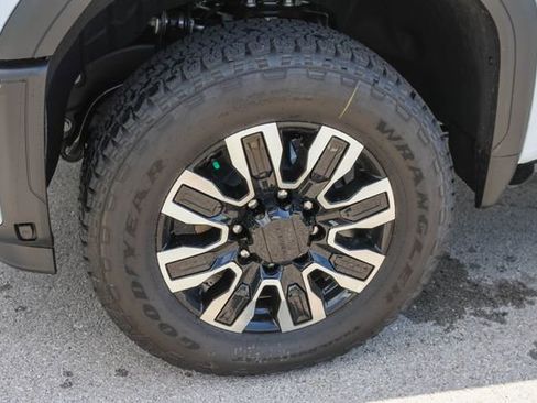 New 2026 GMC Sierra 2500 Denali Ultimate AWD/4WD image 7
