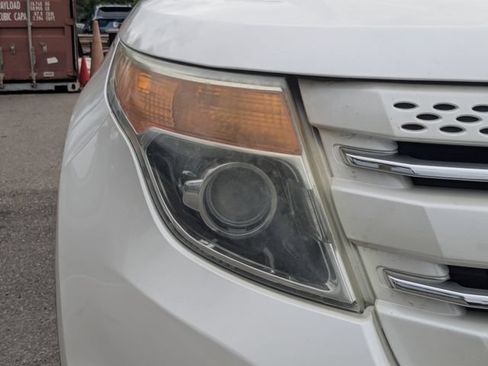 Used 2014 Ford Explorer Limited w/ Equipment Group 302A FWD image 11