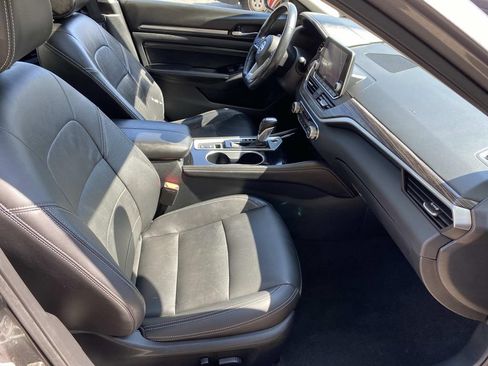 Used 2021 Nissan Altima 2.5 Platinum AWD/4WD image 27