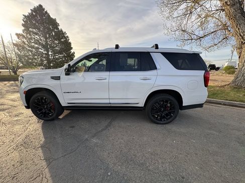 Used 2023 GMC Yukon Denali Ultimate AWD/4WD image 5