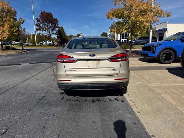 Used 2019 Ford Fusion SE FWD image 4