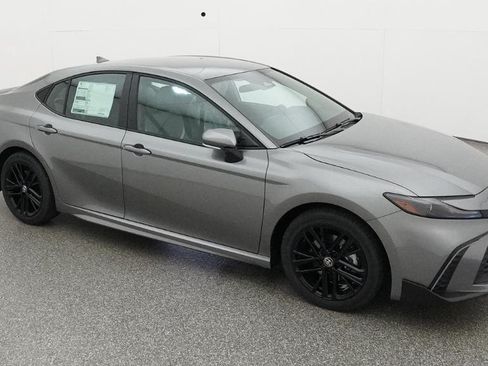 Used 2026 Toyota Camry SE FWD image 34