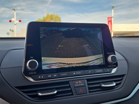 Used 2025 Nissan Altima 2.5 S image 23