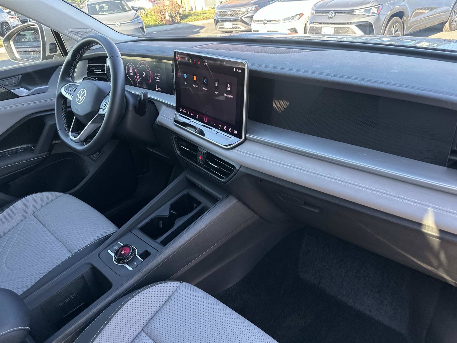 Certified 2026 Volkswagen Tiguan SE FWD image 29