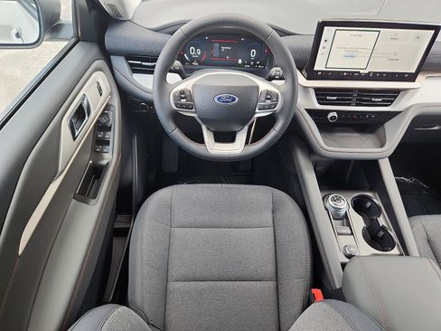 New 2026 Ford Explorer Active AWD/4WD image 8