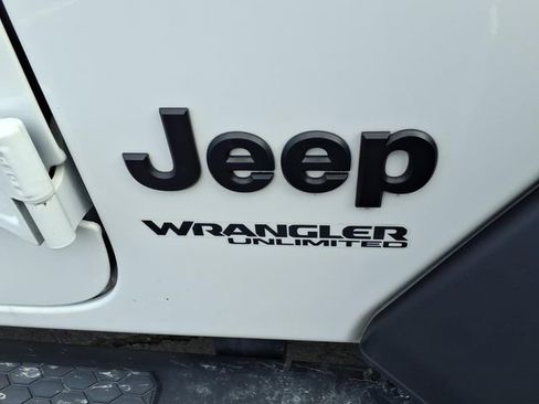 Used 2022 Jeep Wrangler Unlimited Sport AWD/4WD image 11