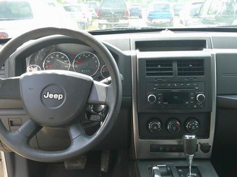 Used 2010 Jeep Liberty Sport w/ Popular Equipment Group AWD/4WD image 10