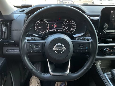 Used 2025 Nissan Pathfinder SV FWD image 25