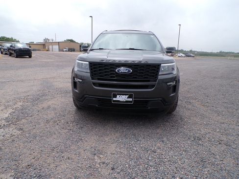 Used 2018 Ford Explorer Sport AWD/4WD image 2