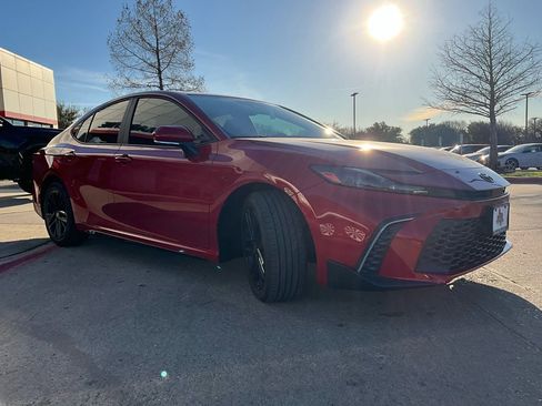 New 2026 Toyota Camry SE image 4