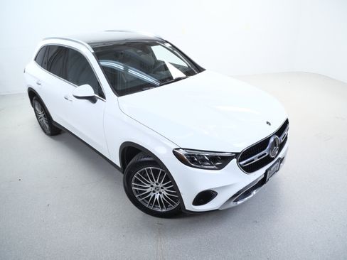 Certified 2026 Mercedes-Benz GLC 300 4MATIC image 4