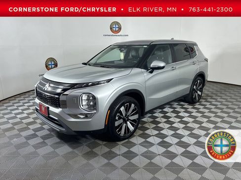 Used 2025 Mitsubishi Outlander SE AWD/4WD image 1