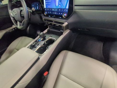 Used 2025 Lexus RX 350 FWD image 27