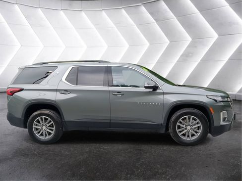 Used 2023 Chevrolet Traverse LT AWD/4WD image 2