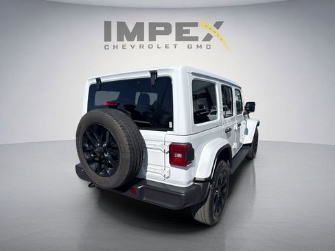 Used 2025 Jeep Wrangler Unlimited Sahara AWD/4WD image 6