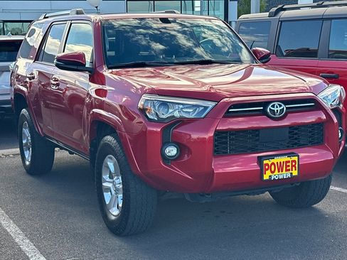 Used 2022 Toyota 4Runner SR5 Premium w/ Moonroof Package AWD/4WD image 2