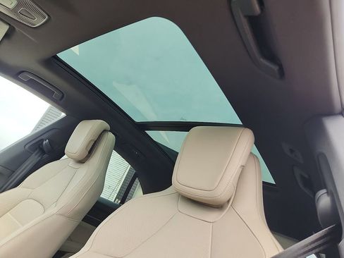 Certified 2025 Porsche Macan Electric image 13