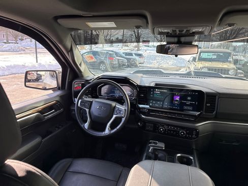 Used 2024 Chevrolet Silverado 1500 LT Trail Boss w/ Convenience Package II image 33