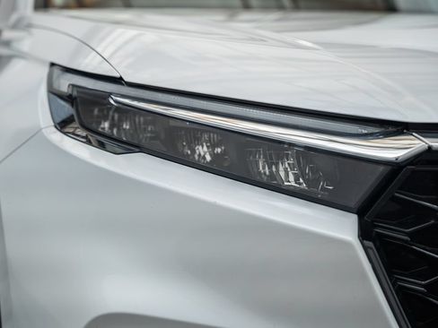 Used 2025 Honda CR-V EX image 12