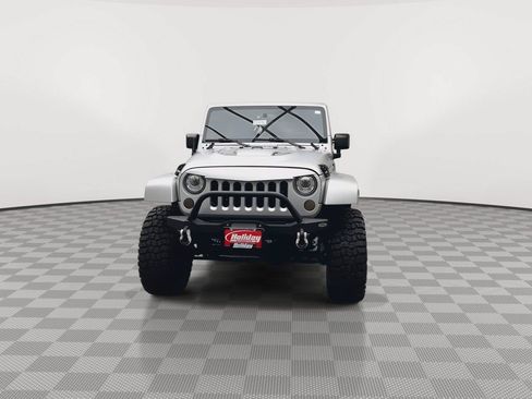 Used 2017 Jeep Wrangler Unlimited Sahara w/ Dual Top Group AWD/4WD image 30