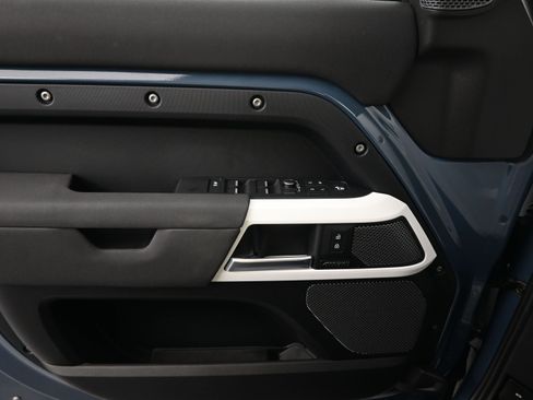 Certified 2023 Land Rover Defender 110 X-Dynamic SE image 13