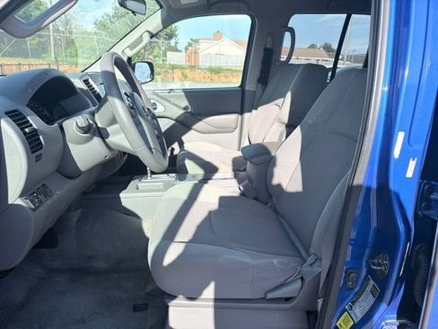 Used 2013 Nissan Frontier SV RWD image 9