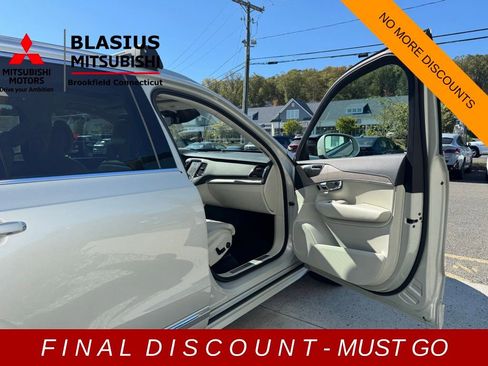 Used 2022 Volvo XC90 T6 Inscription w/ Advanced Package image 12