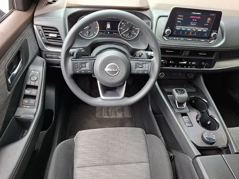 Used 2023 Nissan Rogue SV AWD/4WD image 2