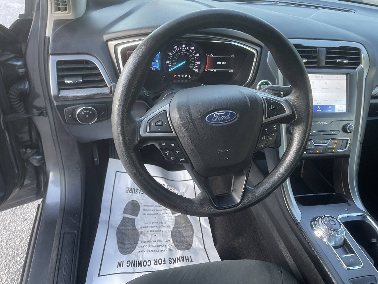 Used 2020 Ford Fusion SE FWD image 13