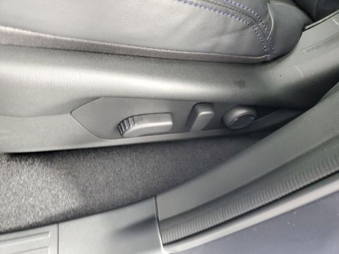 Used 2025 Subaru Forester Limited image 30