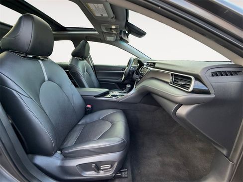 Used 2020 Toyota Camry XSE image 13