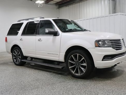Used 2016 Lincoln Navigator Reserve image 2