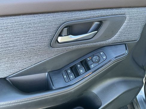 Used 2021 Nissan Rogue SV image 29