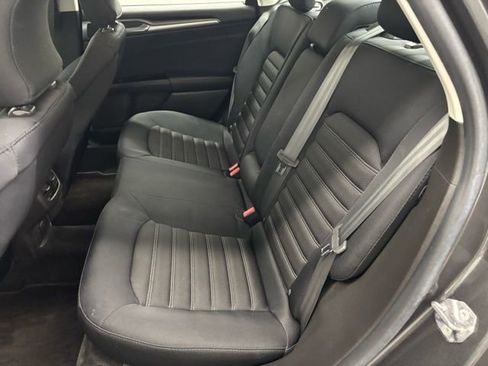 Used 2015 Ford Fusion SE image 7