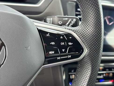 Certified 2024 Volkswagen Tiguan SE R-Line image 12