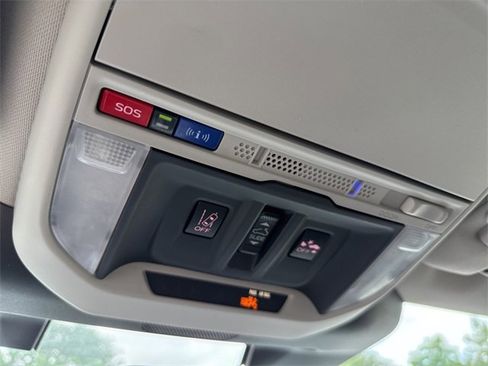 Used 2022 Subaru Forester Premium image 18