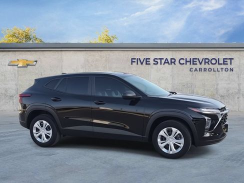 Used 2024 Chevrolet Trax LS FWD image 9