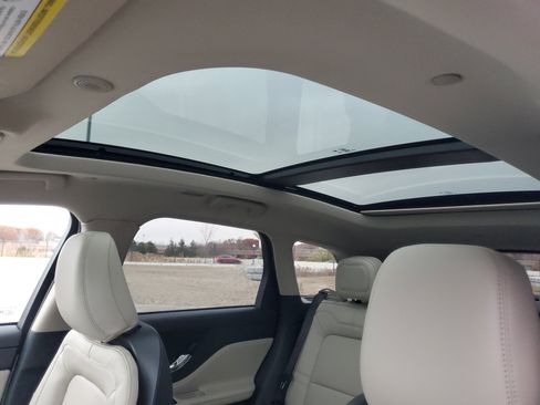 New 2026 Lincoln Corsair Premiere image 11