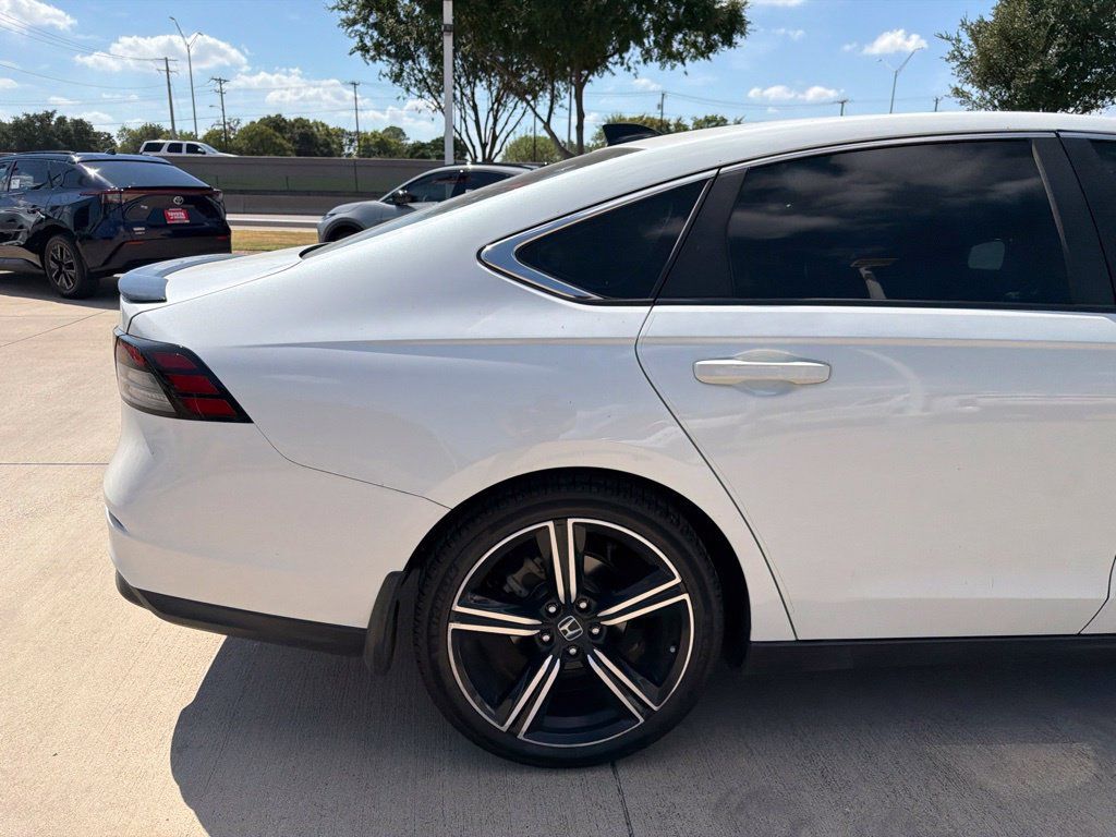 Used 2023 Honda Accord Sport image 7