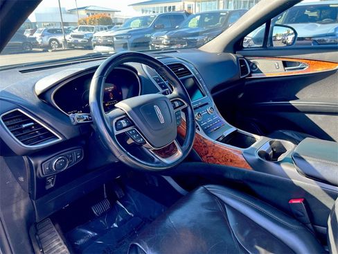 Used 2019 Lincoln Nautilus Reserve image 10