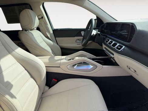 Used 2020 Mercedes-Benz GLS 450 4MATIC image 15