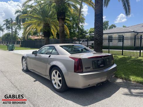 Used 2005 Cadillac XLR image 9