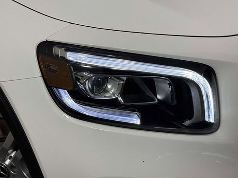 Used 2021 Mercedes-Benz GLB 250 4MATIC image 15