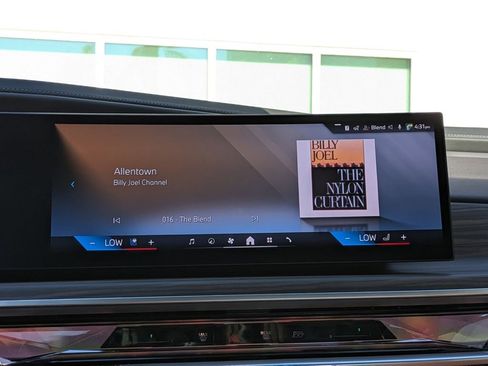 Used 2025 BMW 760i xDrive w/ Executive Package image 17