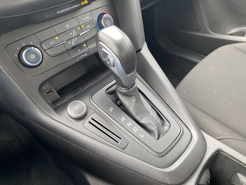 Used 2015 Ford Focus SE w/ Reverse Sensing Package FWD image 28